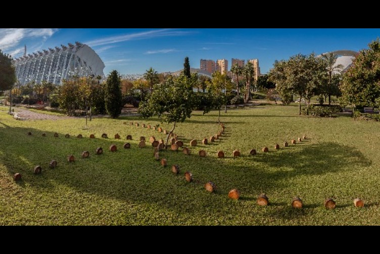 Instalación “Running” creadas para “Ecos de la memoria 2016”, en los jardines del Turia